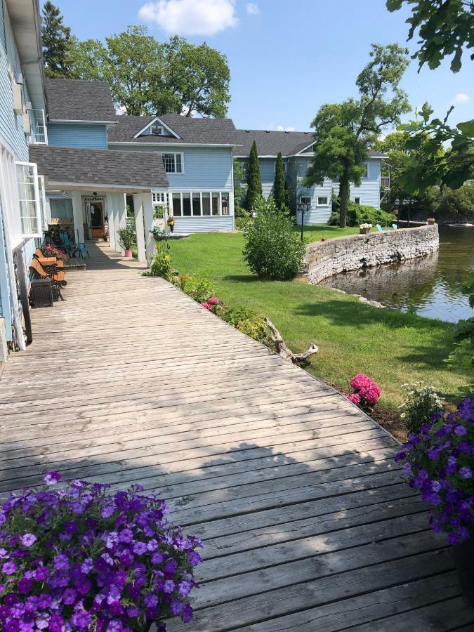 The Bobcaygeon Inn Exterior foto